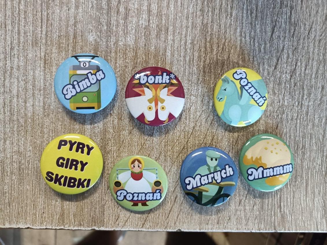 przypinki
